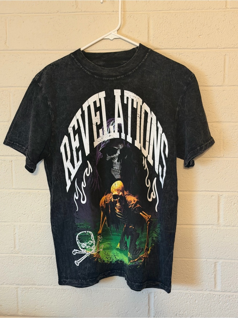 NovaMEN Fashion Nova Men's Revelations Skull Graphic Tee Mineral Wash Size Small